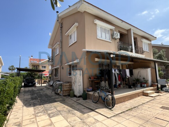 Yeniboğaziçinde Satılık 3+1 İkiz Villa